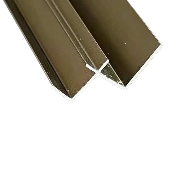 Bordi in alluminio X7 per pannelli impiallacciati in legno da 7 mm realizzati con precisione